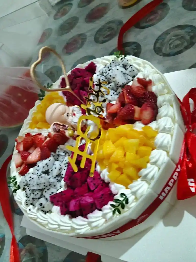 即没有隆重的生日宴,也没有最好的礼物,只有简简单单