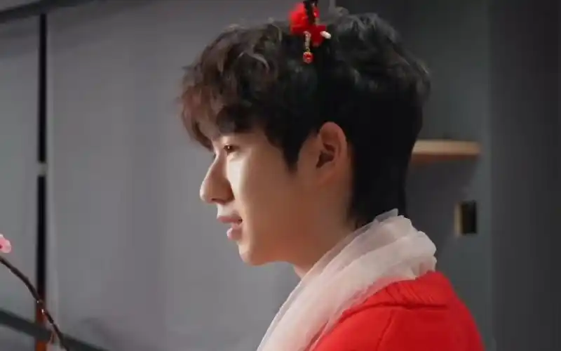 【贺峻霖】你又在透过我的眼睛看向谁呢?|绝美回眸