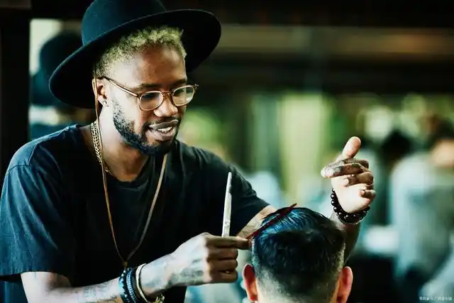 发型师"托尼"是什么梗?