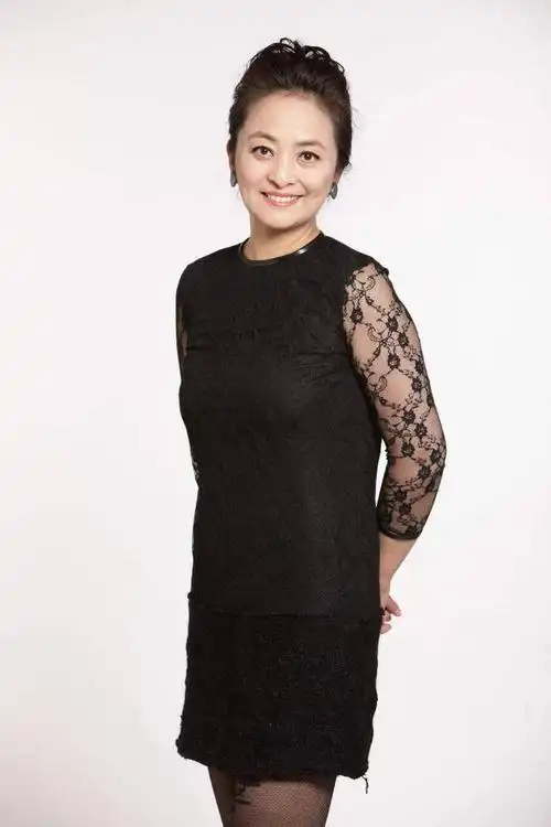 金牌绿叶,一嫁老外"克夫",二嫁老外惨遭抛弃,现成单亲妈妈