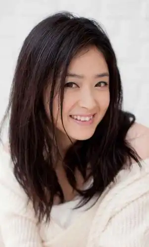 有小虎牙的明星们,蒋欣迷人,王俊凯呆萌,他的却迷死人!