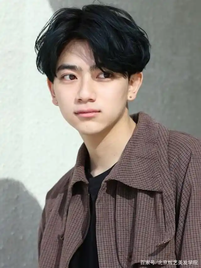 适合圆脸男生的发型推荐,这三款必选