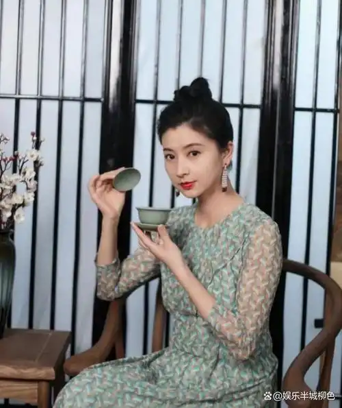 沈眉庄斓曦当红时和男歌手低调结婚11年过去现状如何