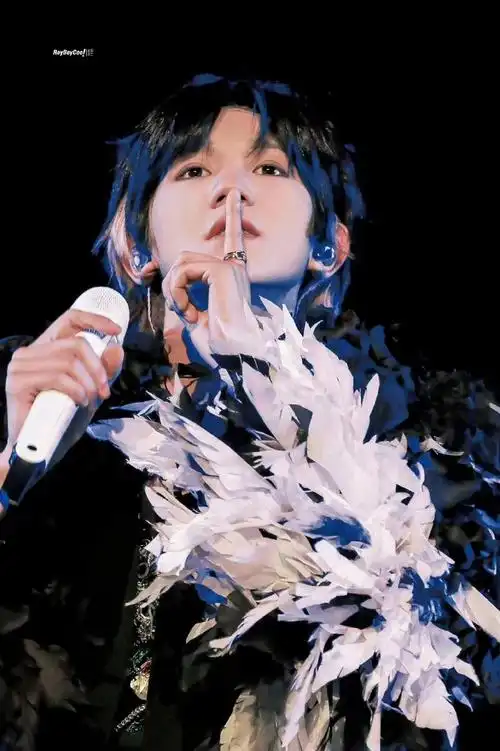 王源什么时候毕业#  11566王源本来就比欧阳娜娜晚一年入学.