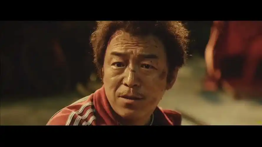 回顾黄渤成名前与父吵架成名后把父送养老院人到中年有辛酸