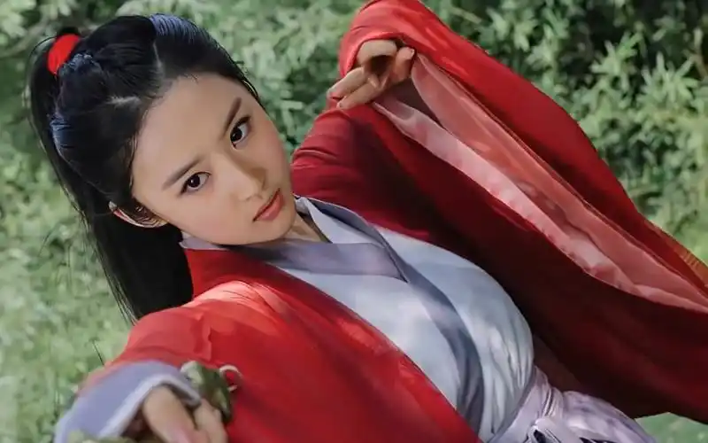 『昔有佳人公孙氏 一舞剑器动四方 』 刘亦菲红衣剑舞_哔哩哔哩_bili