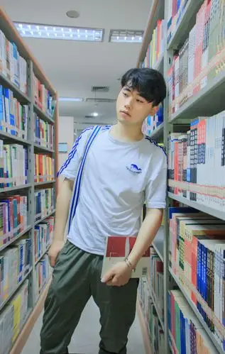 男生校园毕业写真