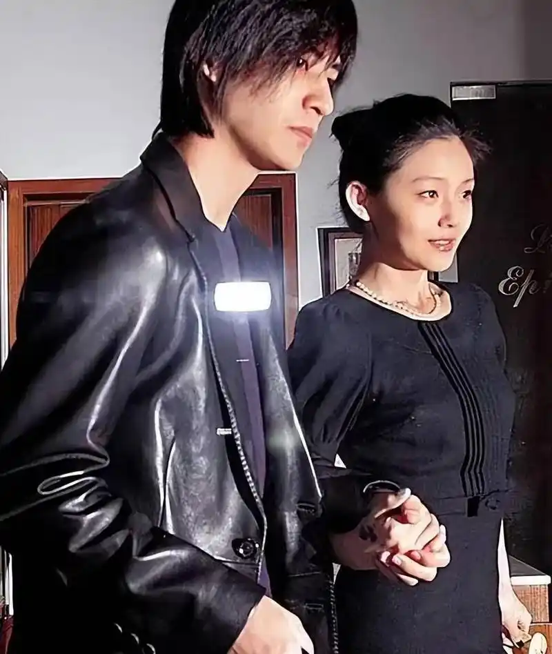 大s的美丽巅峰,是在和仔仔周渝民谈恋爱的时候.