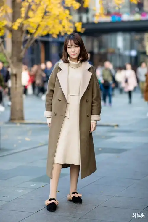街拍:冬季显气质的穿搭,拒绝臃肿,分分钟穿时尚女神范