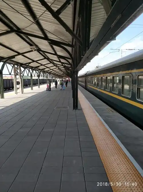 辽宁大石桥车站站台