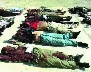 悲惨一幕 每个新兵头部一个弹孔(图)