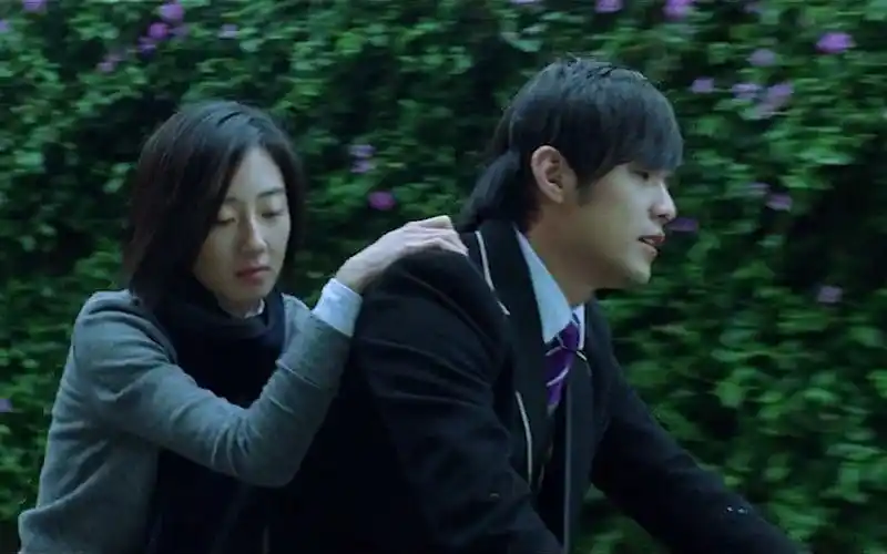 那你喜欢晴天还是雨天周杰伦桂纶镁