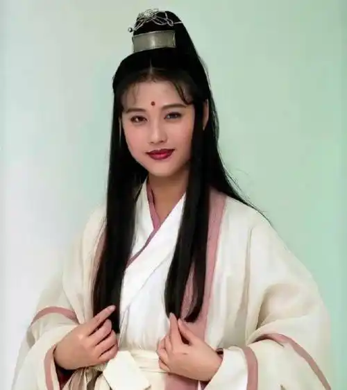 周海媚最美时刻曝光,1994版倚天屠龙记周芷若,貌若天仙心如蛇蝎_观众