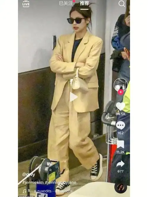 一直觉得高妹穿西装才能穿出这种感觉 但jennie这套是在太种草了 身高