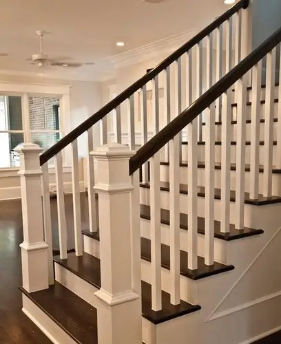 白色美式实木楼梯扶手装修效果图