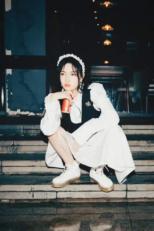 赵嘉敏夏日胶片感写真