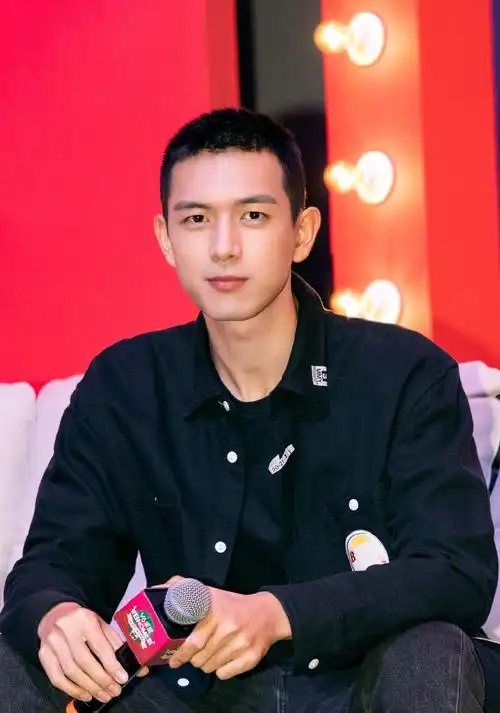 李现冬日休闲时尚帅气活动写真照图片77