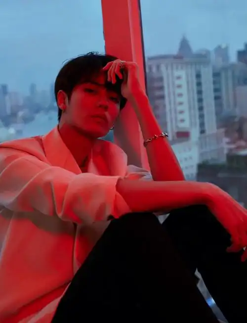 林彦俊最近非常喜欢的帅图