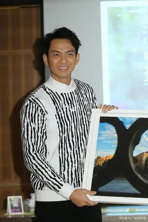 钟汉良已离婚?和前妻闹得不可开交?