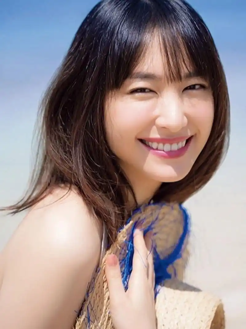 12位日本人气女星显瘦发型 新垣结衣 好物1 新垣结衣在 2016 年以