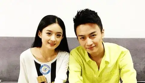 而这一恋情的男女主就是何炅和赵丽颖.