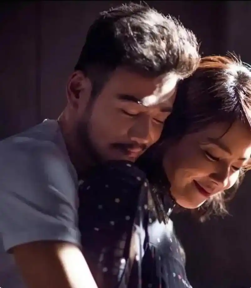 杨烁和刘涛到底是什么关系?公共场合都那么亲密?