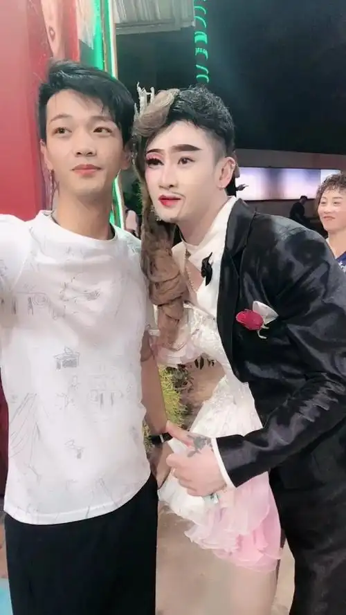 泰国半男半女双性人