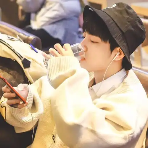 肖战喝水##肖战喝水花絮