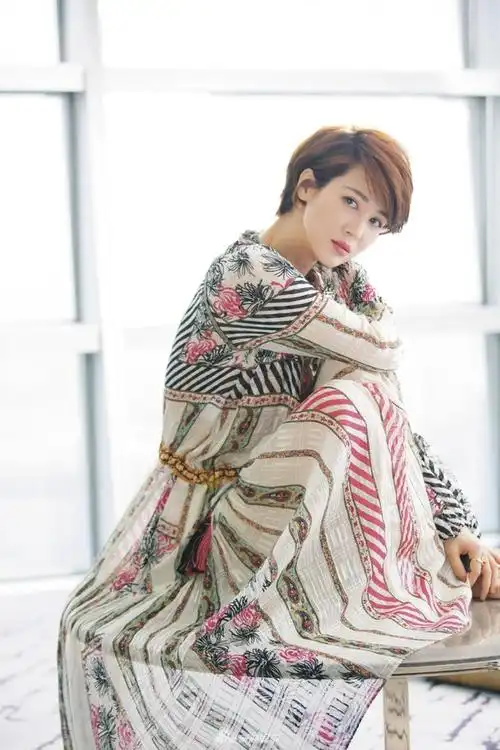 童蕾拥有好气质就是任性一身运动套装也能穿出清新范休闲舒适