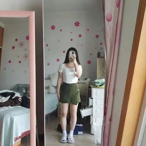 然后穿后面那套感觉自己不显矮还显瘦,hhh#150cm女生穿搭  #小个子穿