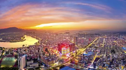 广东肇庆:夜幕下的四会城