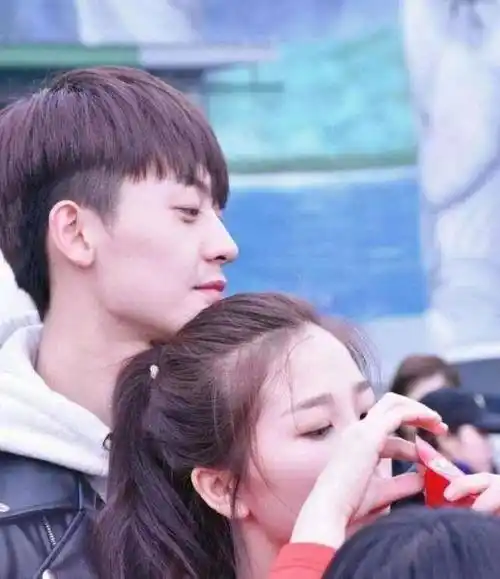 《青你2》虞书欣恋情被扒,曾是个痴情种为爱勇敢表白?