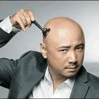 赌球app_最新霸气男生光头头像大全 真人霸气光头男头像_微信头像图片