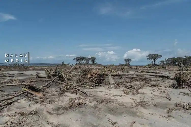 汤加照片曝光火山喷发致多个岛屿受灾严重