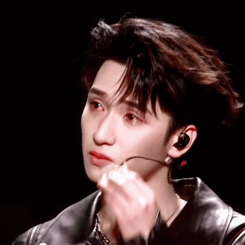 严浩翔说他没有哭,嘴硬又感性的小哭包_高清图集_新浪网