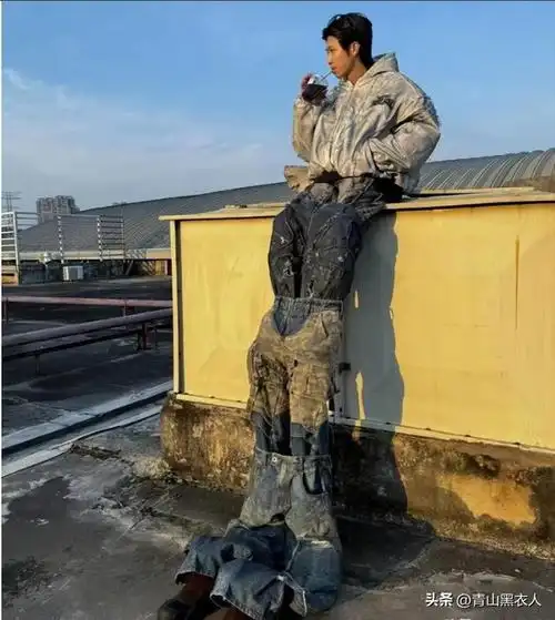 哪来的妖风?从"例假裙"到"矮人裤",越来越看不懂的病态审美