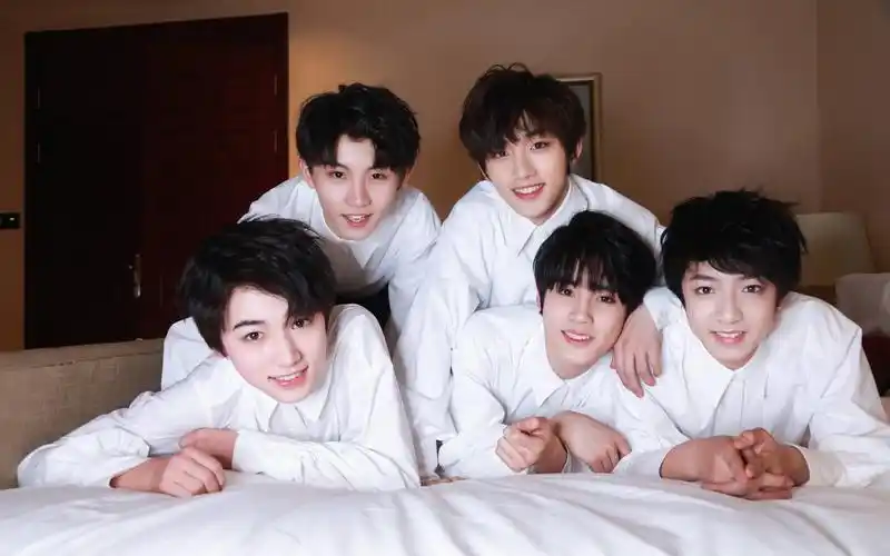 【tyt台风少年团】性感男团,在线"捉鸡"_哔哩哔哩_bilibili