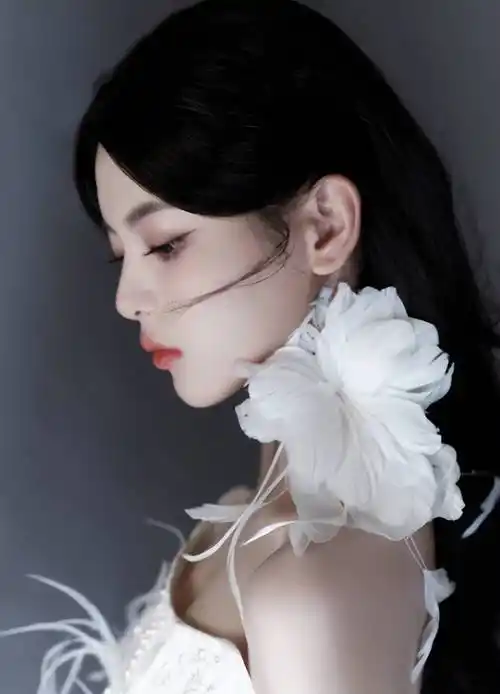 原创钉珠蕾丝礼服裙杨超越身材纤细淑女范十足