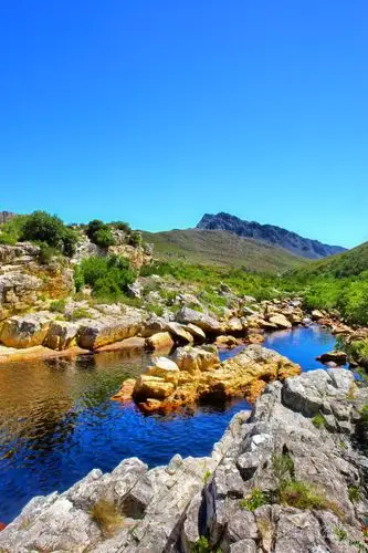 炎热的夏天和山河