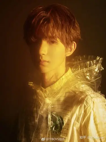 王源有哪些让你惊艳到的照片?