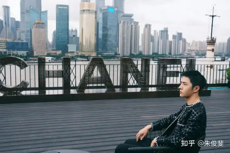 你是如何从一个路人对王一博转粉的呢? - 知乎