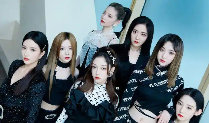 硬糖少女团综热度不高成团一年发展不佳不如师姐火箭少女101