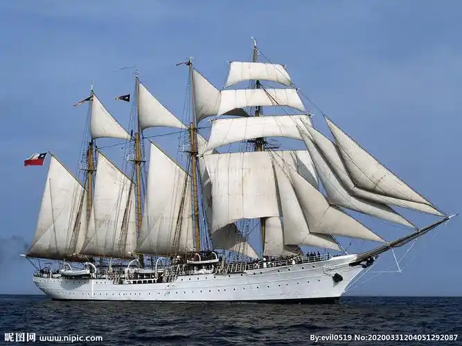 帆船游轮扬帆远航图片