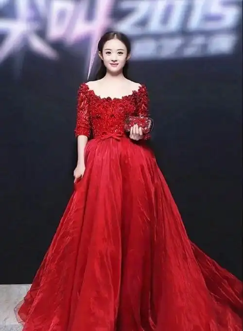 赵丽颖产后复出事业迎高潮拍摄新广告大片穿红裙更惊艳