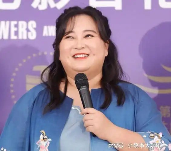 网友做出贾玲瘦100斤ai照片被吐槽难看短片中肌肉线条明显