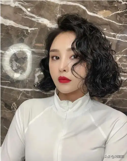 女人40发型别乱剪,这3种很适合,做完大不一样