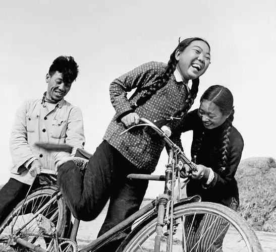 老照片:50年代的新中国,平凡朴实的生活影像