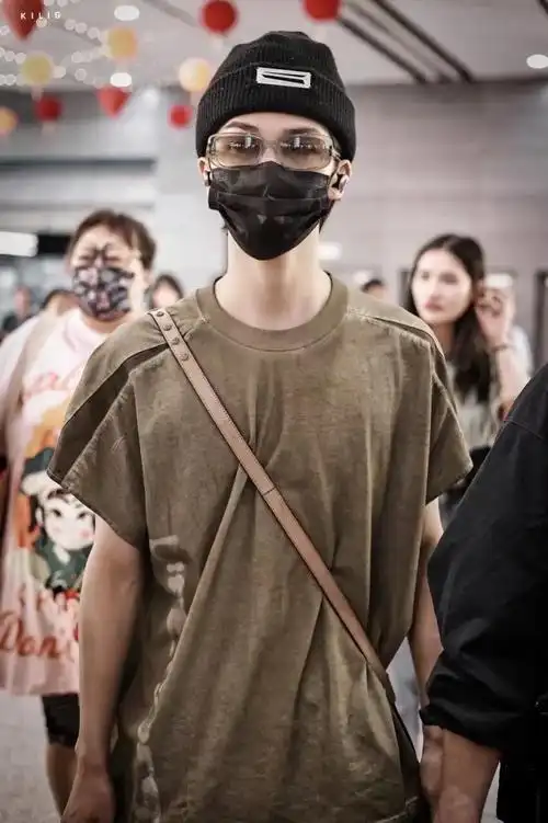 fakeme star 朱正廷.机场贵公子谁懂啊! 戴墨镜也 - 抖音