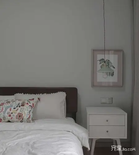 整个墙面均使用了灰色性乳胶漆.