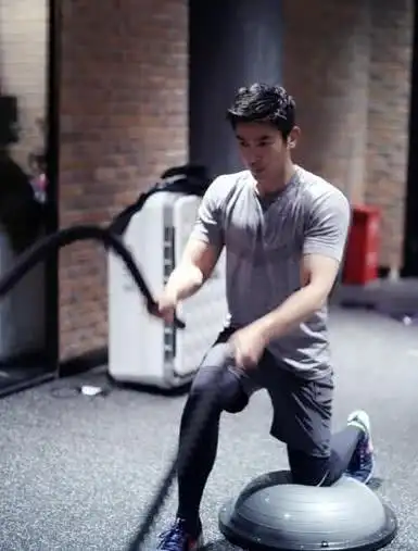 大江大河王凯露排骨胸惹粉丝心疼演员为了角色真是够拼